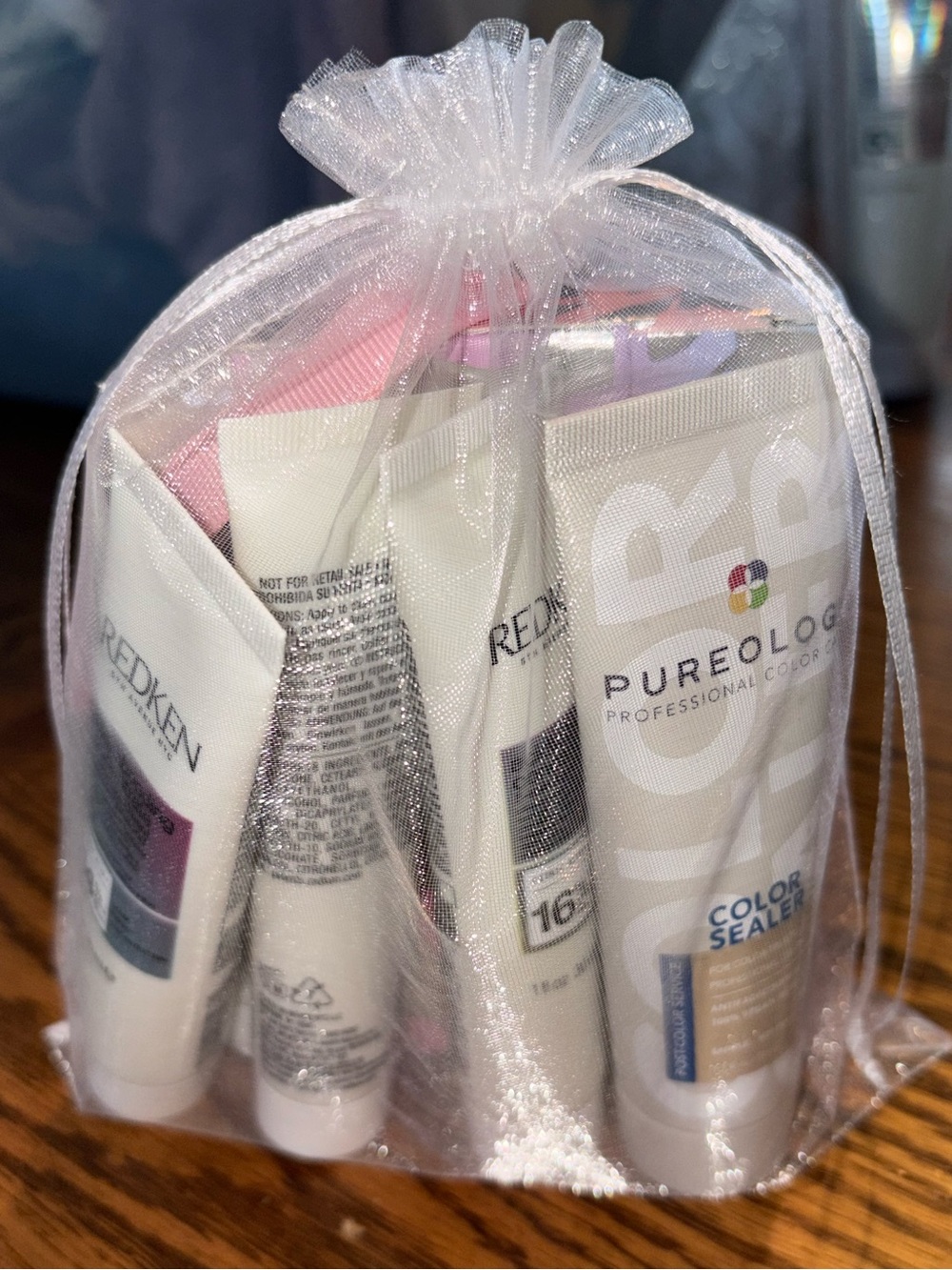 Redken Acidic Bonding Concentrate Holiday Mini and Extra Samples - Picture 7 of 7